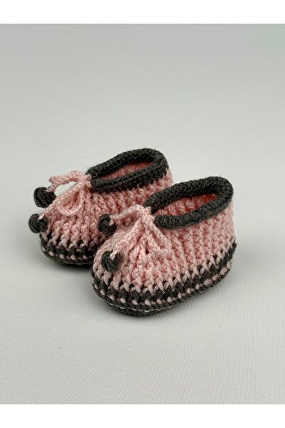 Tiny İki renkli örme bebek patiği
