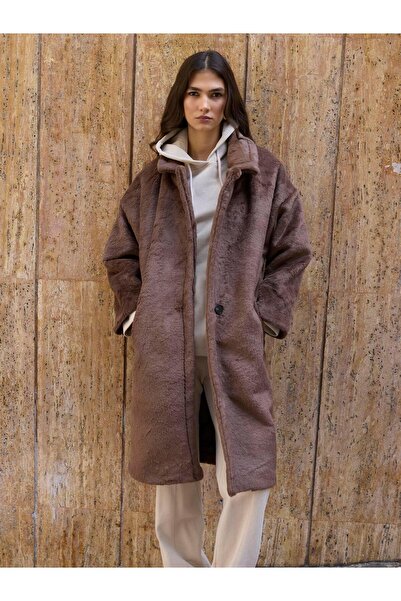 Betül Nayir Oversized Plush Coat - Mink