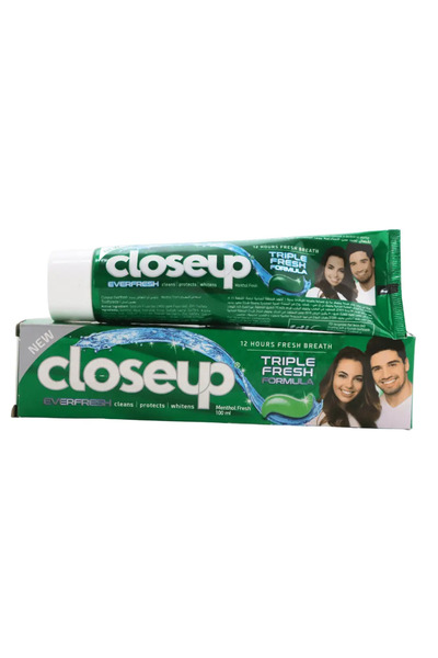 Closeup Triple Fresh Formula Cleans Protects and Whitens Teeth with Menthol Fresh - 100ml