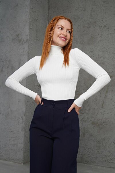 fara marca White sweater