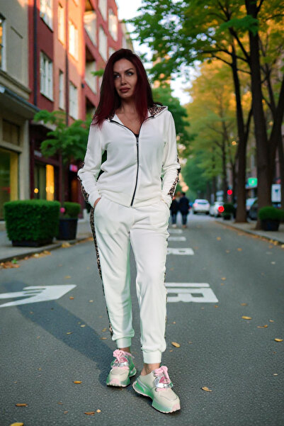 Buticul Marei Leopard Tracksuit for Women 2026