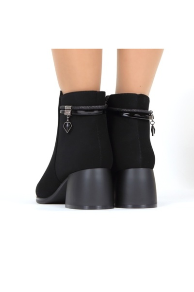 Vanna Black ankle boots with heels