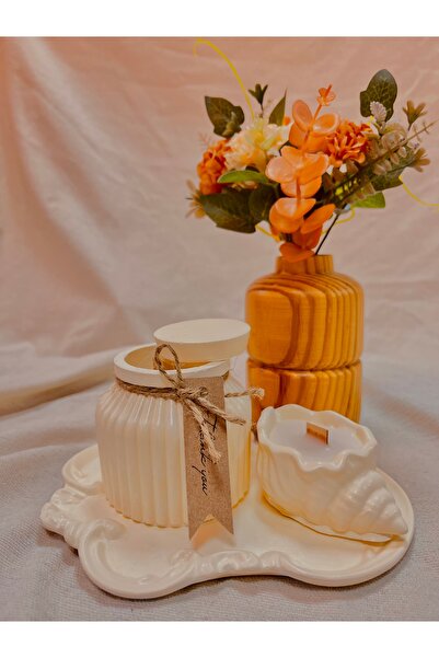 Defne Ekru dekoratif üçlü set. Dantel tepsi, deniz kabuğu mum, kapaklı mumluk