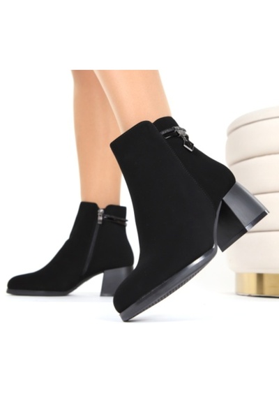 Vanna Black ankle boots with heels