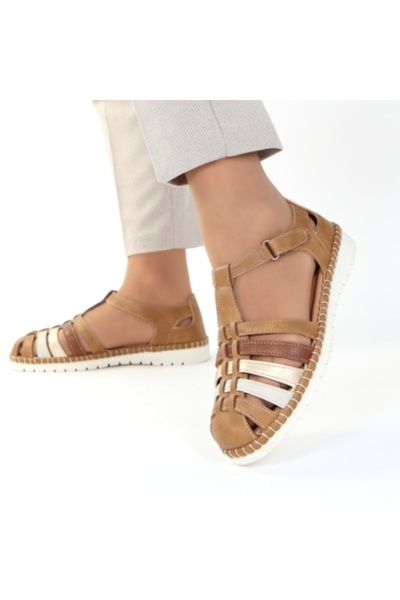GAYA closed-toe dark brown low-sole sandals