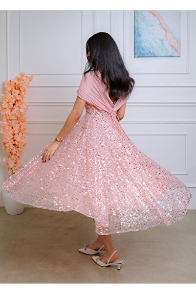 Aljouri Evening dress with a shimmering design