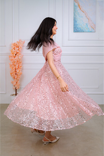 Aljouri Evening dress with a shimmering design