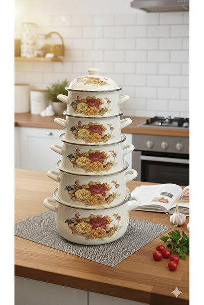 Generic A set of cookware decorated with elegant designs in several sizes