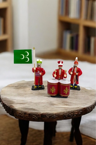 Home Yeniçeri 3’lü Biblo Seti – Bayraklı, Kılıçlı ve Büyük Davullu Otantik Os...