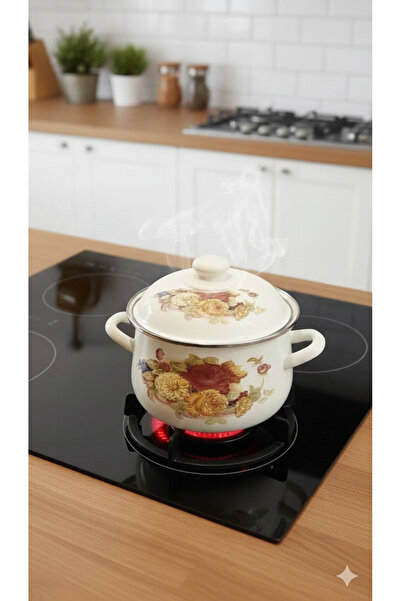 Generic A set of cookware decorated with elegant designs in several sizes