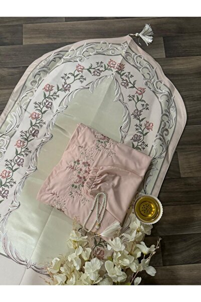 Generic Women's prayer rug set with mihrab