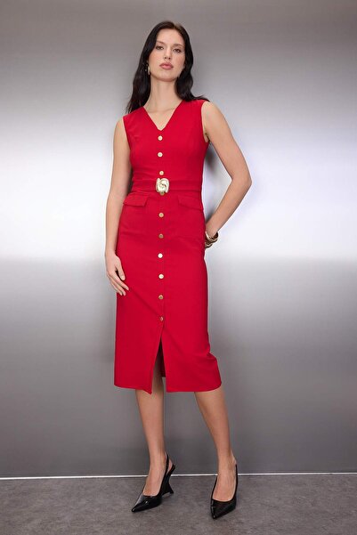 Trendyol Collection Червена рокля с колан и детайли от тъкан TWOAW26EL00073