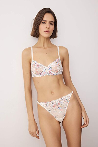 Trendyol Collection White Lace Embroidered Floral Cupless Lingerie Set Thmaw26Cc00028