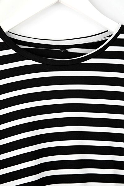 Trendyol Curve Black Striped Regular/Normal Fit Basic Crew Neck Knitted T-Shirt Tbbaw26Bf00003