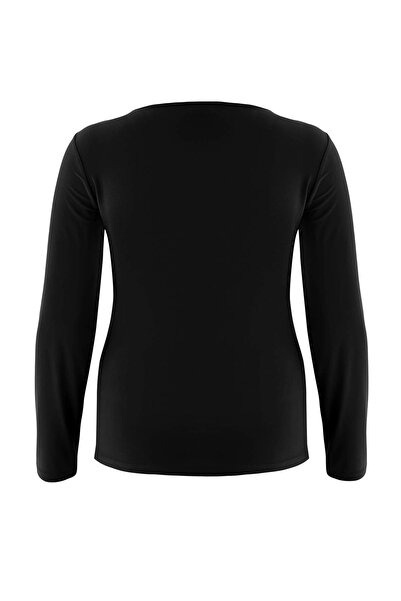 Trendyol Curve Schwarze, figurbetonte, dehnbare Strickbluse mit Accessoire und Cut-Out-Detail TBBAW26AF00083