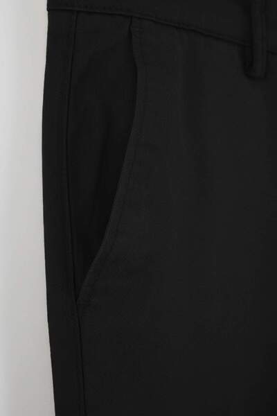 Trendyol Collection Μαύρο ανδρικό υφασμάτινο παντελόνι από γαμπαρντίνα TMNAW26PL00026