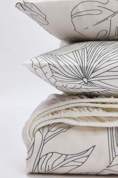 TRENDYOLMİLLA HOME Doppelbett-Bettbezug-Set mit Blumenmuster, leicht zu bügeln, TPHAW26CKN00000