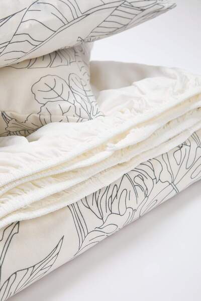 TRENDYOLMİLLA HOME Doppelbett-Bettbezug-Set mit Blumenmuster, leicht zu bügeln, TPHAW26CKN00000