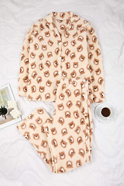 Trendyol Curve Ecru Teddy Bear Wellsoft Winter-Strickpyjama-Set TBBAW26AI00006
