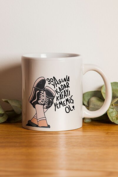 gavebutik كوب مطبوع عليه عبارة "لا تأكل رأسك حتى عمر 30 عامًا" - هدية عيد الحب