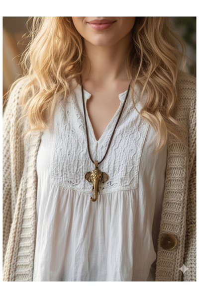 Namaste Vintage Fil Şeklinde Eskitme Model Deri Kordonlu Vintage Kolye