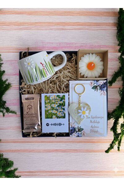 MARMORİ KIR PAPATYASI TEMALI EL YAPIMI SERAMİK KUPALI KİŞİYE ÖZEL FOTOGRAF EPOSİ PAPATYA ANAH. HEDİYE SETİ