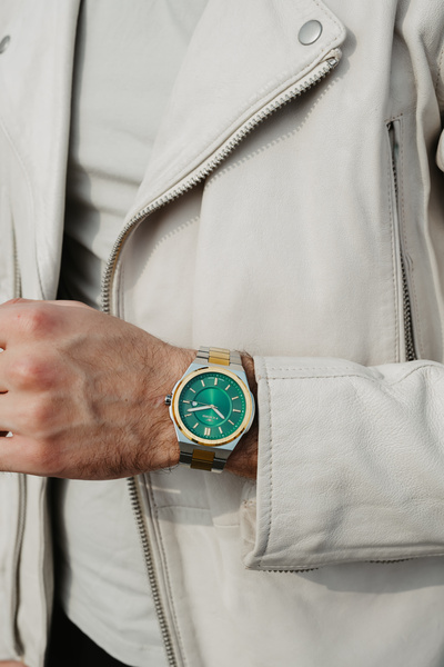 FERRO Gümüş ve Sarı Çelik Kordon Erkek Kol Saati FM11627AWT-D6 Fonksiyonları Aktif 3 ATM Su Geçirmez