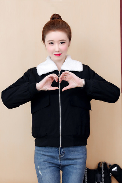 dorbe cozy black winter jacket with soft white faux-fur collar