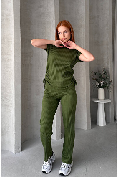 EYYE Olajzöld női pamut öltöny, oldalt ráncolt, bordázott alsó és felső rész