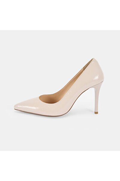 Desa Women's Cream Crocodile Printed Leather Classic Shoes