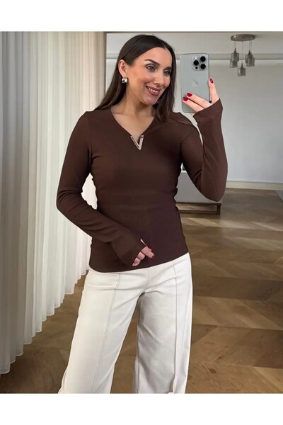 Butik Kadın Ottoman Kumaş V Aksesuarlı Parmak Geçmeli Bluz
