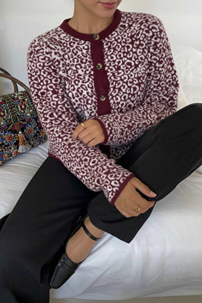 NEWCO Furry Leopard Detail Inicili Dume Modern and Comfortable Fit Knitwear C...