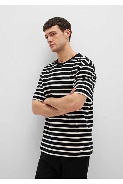 Mavi Μαύρο μπλουζάκι με ρίγες σε εκρού χρώμα Loose Fit / Loose Comfortable Cut 0612860-70057