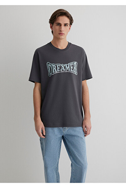 Mavi Dreamer bedrucktes anthrazitfarbenes T-Shirt mit lockerer Passform / lockerer, bequemer Schnitt 0612807-80955