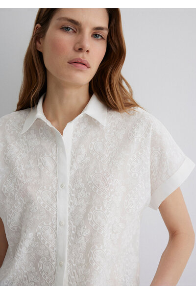 Mavi Λευκό κέντημα λεπτομερές πουκάμισο κανονικής εφαρμογής -1210740-70057