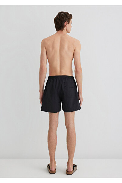 Mavi Schwarze kurze Badeshorts 0910879-900