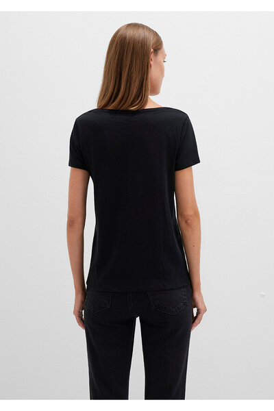 Mavi Schwarzes ausgestelltes Slim Fit T-Shirt mit V-Ausschnitt -168260-900