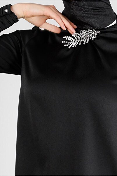 Alvina ACCESSORY DETAILED SATIN TUNIC 43523