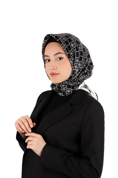 Bursa İpek Eșarfă neagră din mătase monogramă