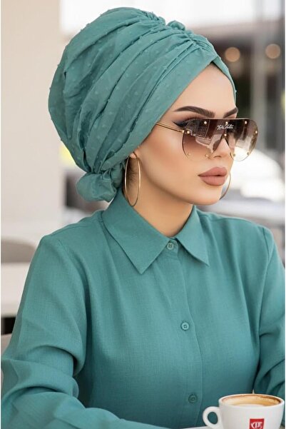 Aişe tesettür Yeşil Ponpon Tokalı Bone