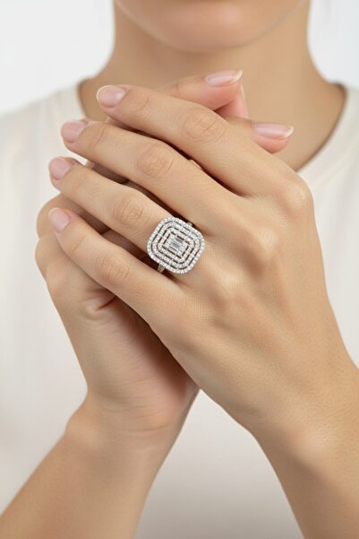 Moda Gümüş 925 Ayar Gümüş Baget Taşlı Kadın Yüzük – Zarif ve Şık Tasarım