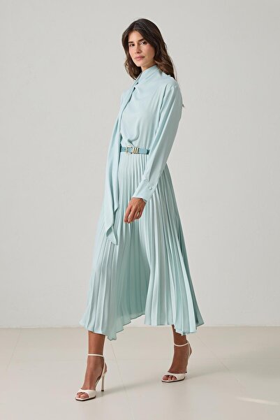 Setre Водяно-зелене плаття з поясом, з довгими рукавами та плісированими деталями, середньої довжини