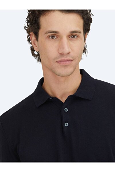 Kip Темно-синій поло з коміром, трикотажний светр з прямим кроєм