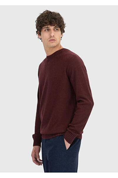 Ramsey سترة تريكو منسوجة مسطحة برقبة دائرية باللون الأحمر الداكن