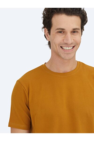 Kip Mustard Plain Crew Neck Cotton Blend T-Shirt