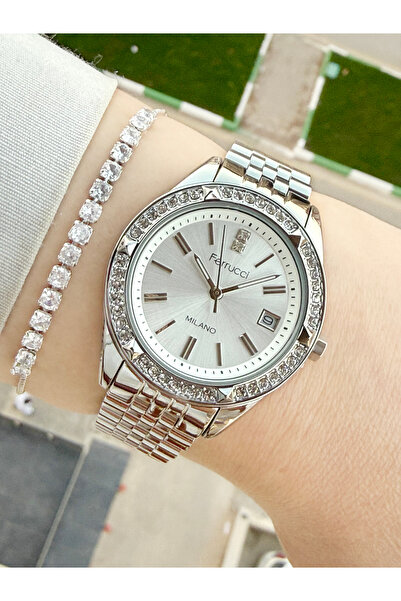 Ferrucci مجموعة هدايا ساعة يد نسائية فضية اللون وسوار