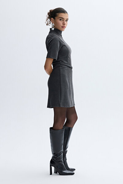 Mudo Belt Detail Stand-Up Collar Short Sleeve Mini Dress