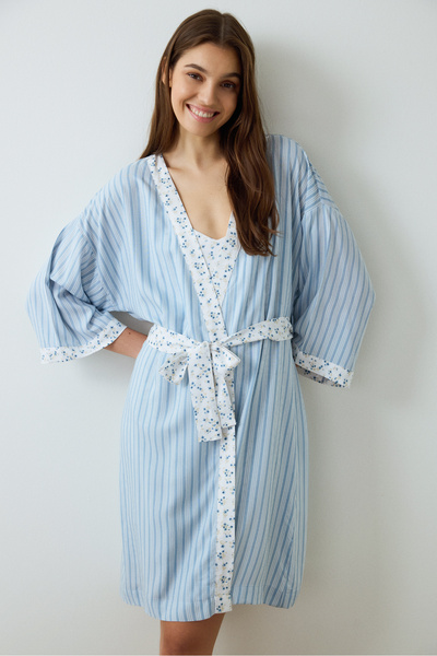 Penti Halat cu mânecă scurtă în dungi Lilah albastru deschis, cu detaliu de șireturi