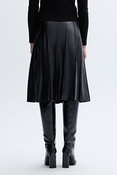 Mudo A Form Leather-Like Looking Pleated Midi Skirt
