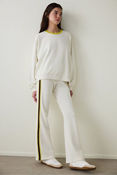 Penti Light Beige Floral Patterned Collar Oversize Bell Sweatshirt - Inspired by Flora